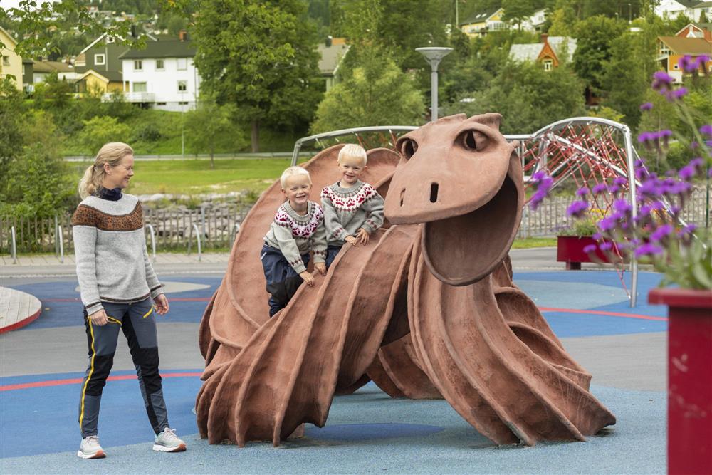 Barn i Rismelparken - Klikk for stort bilde