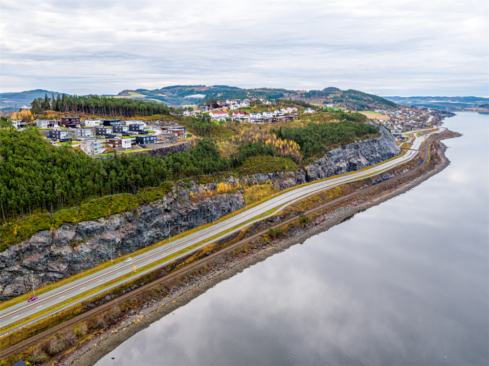 Flyfoto - Løsberga, Sørlia - Klikk for stort bilde